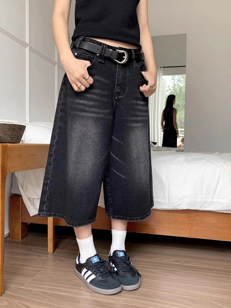 Flattering high-waist design