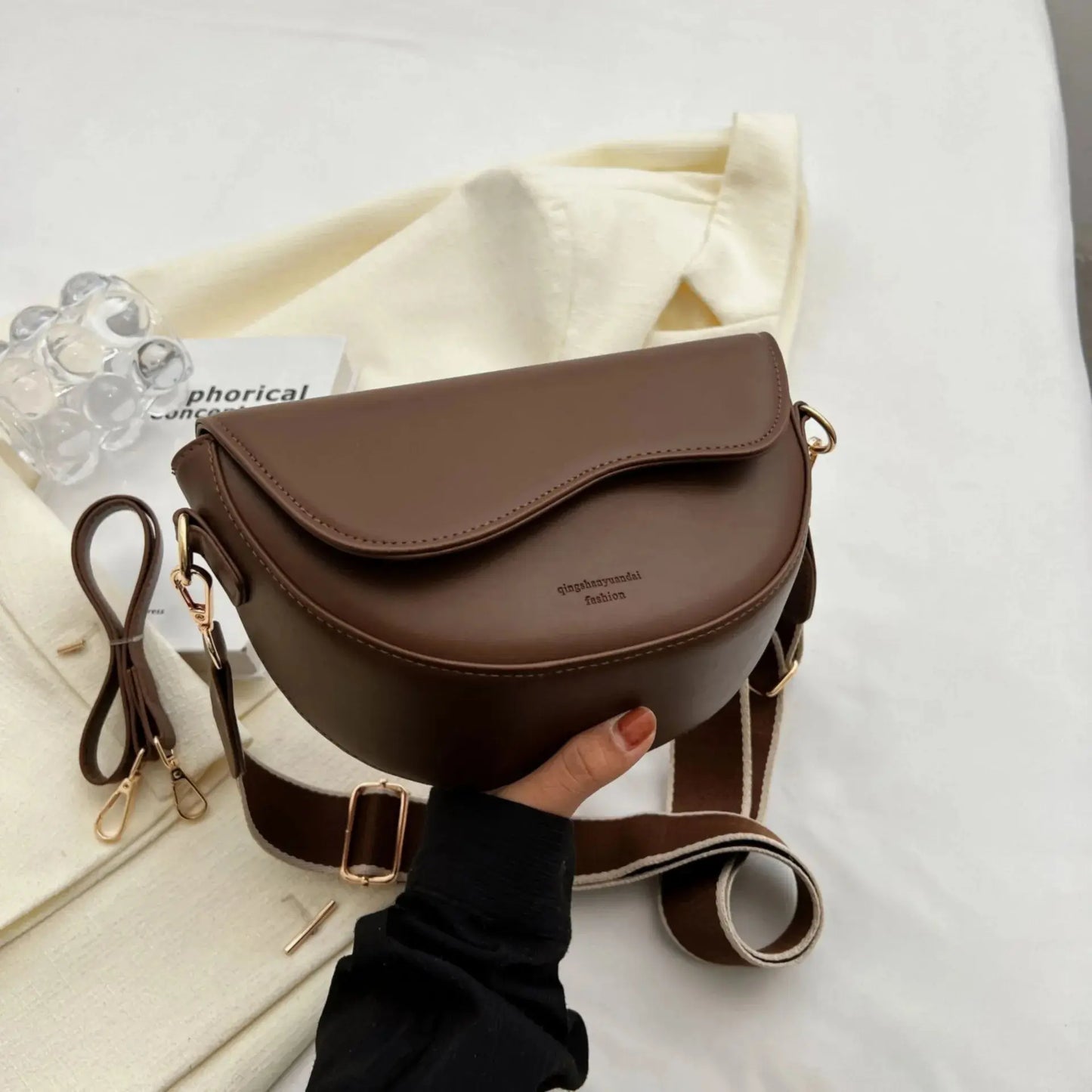Women's Vintage Saddle Crossbody Bag