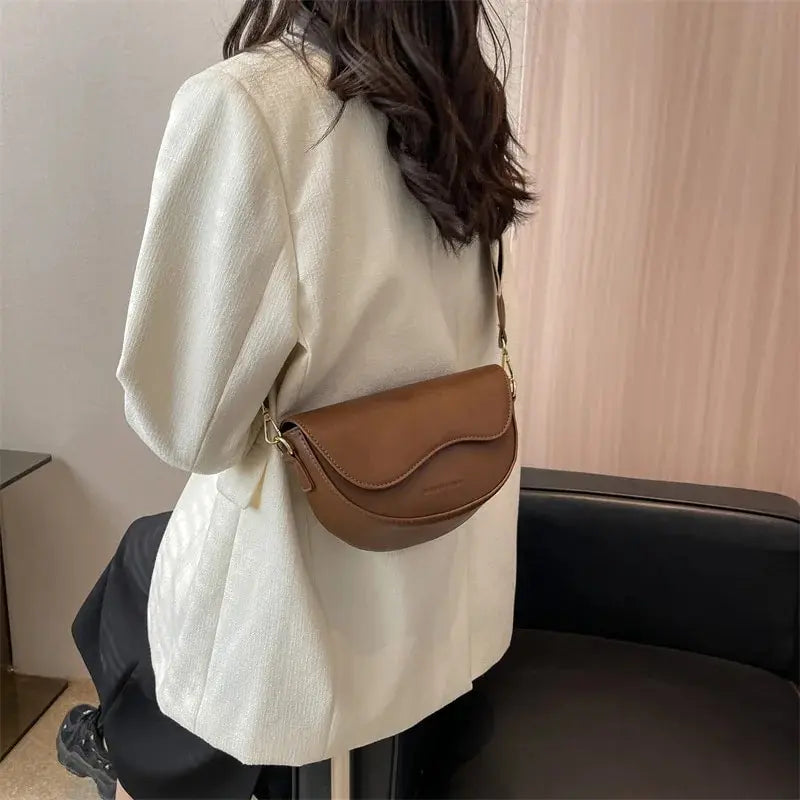 Women's Vintage Saddle Crossbody Bag