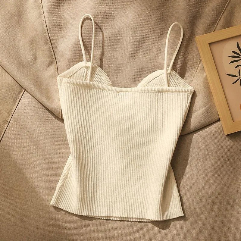 Easy to pair with jeans, skirts, shorts, and trousers