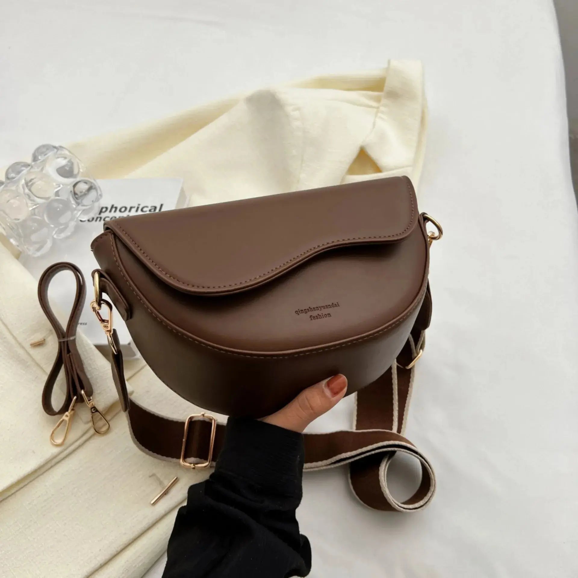 Women's Vintage Saddle Crossbody Bag