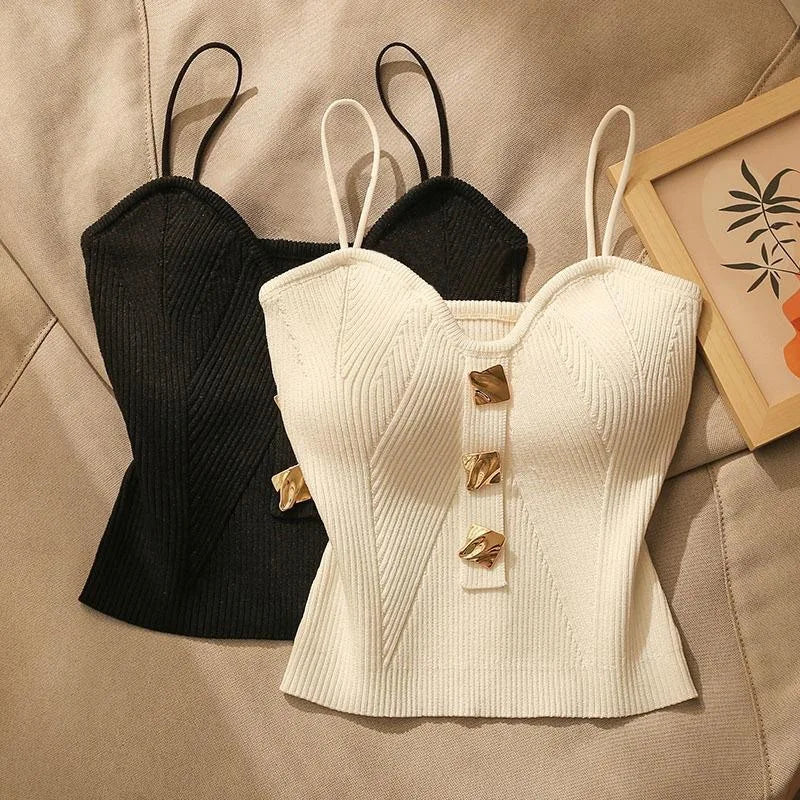 Easy to pair with jeans, skirts, shorts, and trousers