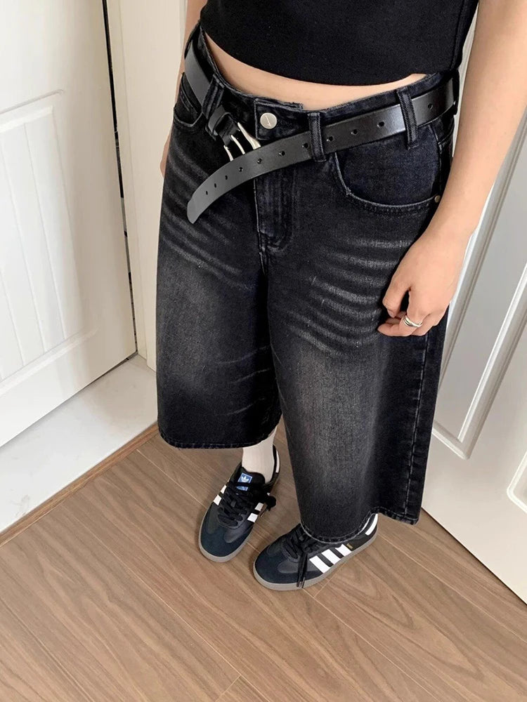 Flattering high-waist design